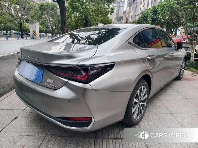 Lexus ES 2025 Серебристо-серый из Китая, фото 3
