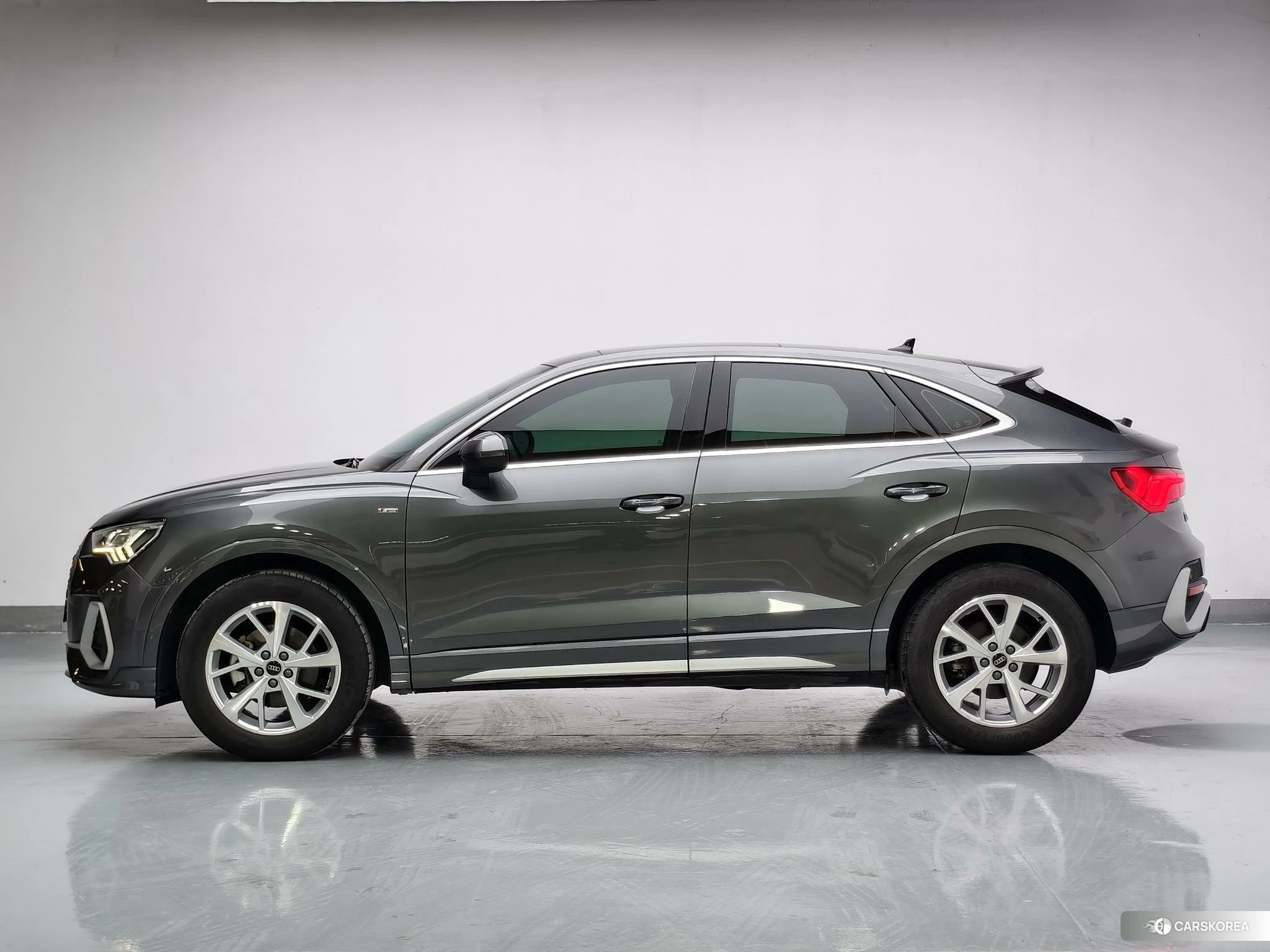 Audi Q3 Sportback id 4452033 из Китая 15