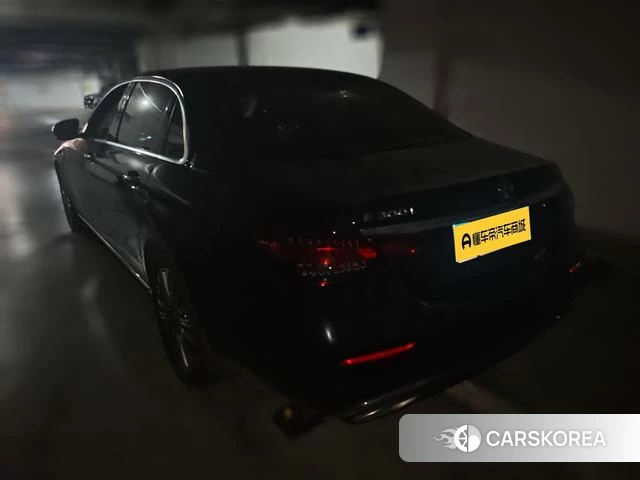 Mercedes-Benz E-class 2023 Черный из Китая, фото 3