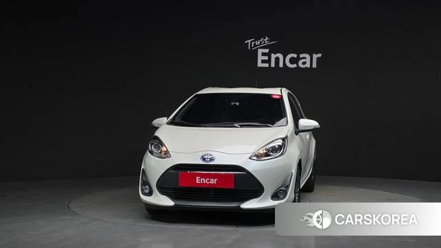 Toyota Prius C id 4232749 из Кореи 23