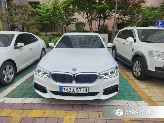 BMW 5 Series (G30) 2018 Жемчужный цвет из Кореи, фото 3