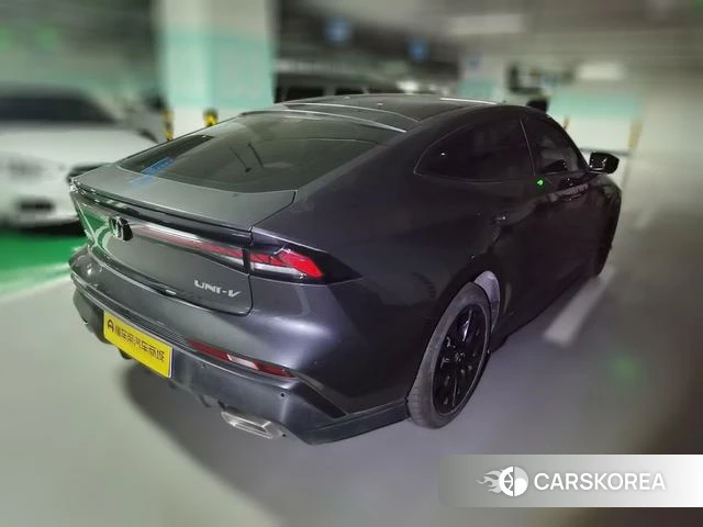 Chang'an UNI-V 2025 Темно-серый из Китая, фото 3