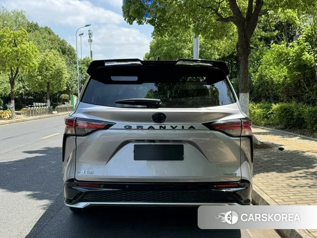 Toyota Grevia id 4335085 из Китая 12