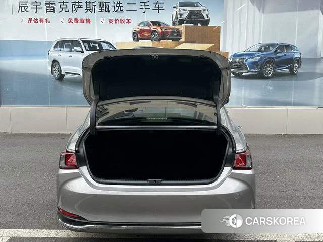 Lexus ES id 4279273 из Китая 13