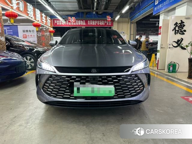 BYD Qin PLUS DM 2025 Темно-серый из Китая, фото 3