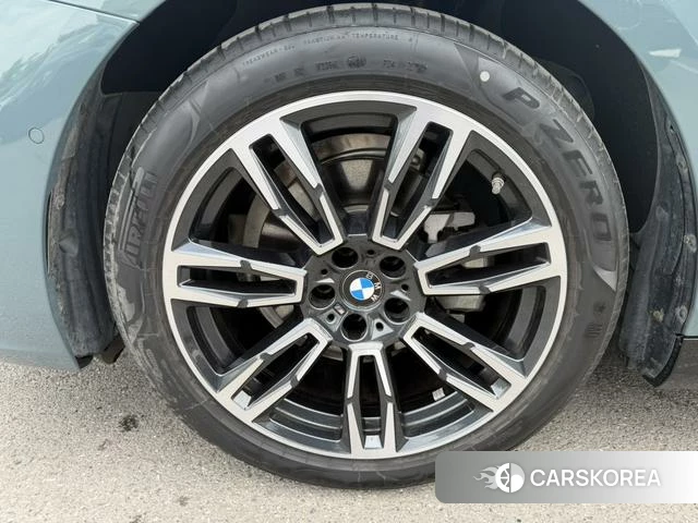 BMW 5 series (imported) 2025 Зеленый из Китая, фото 6