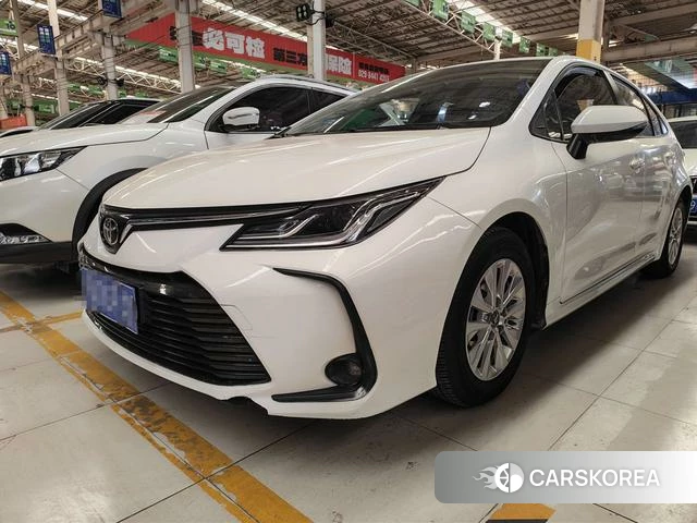 Toyota Corolla 2022 Белый из Китая, фото 3