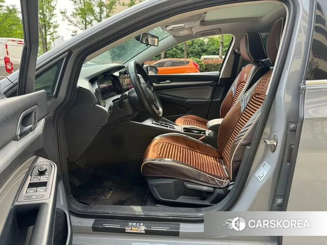 Volkswagen Golf 2021 Серебристо-серый из Китая, фото 3