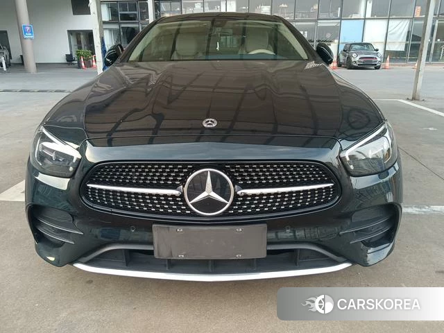 Mercedes-Benz E-class (imported) 2023 Зеленый из Китая, фото 3