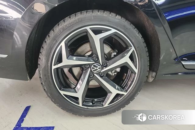 Volkswagen Passat id 3824729 из Китая 10