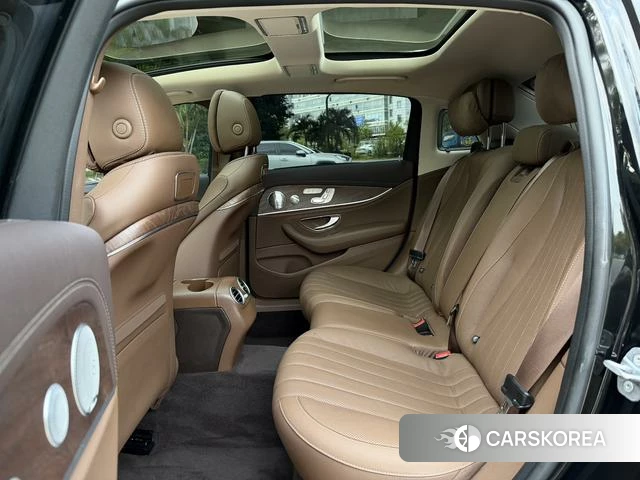 Mercedes-Benz E-class id 4222061 из Китая 3