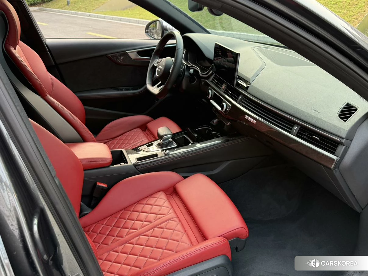 Audi S4 2020 Темно-серый из Китая, фото 3