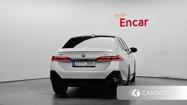 BMW 5 Series (G60) id 4570934 из Кореи 23