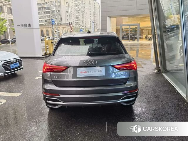 Audi Q3 2021 Темно-серый из Китая, фото 3