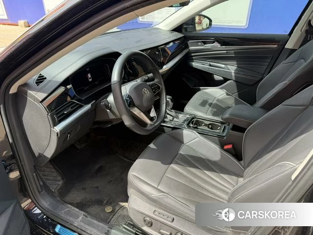 Volkswagen Passat 2024 Черный из Китая, фото 3