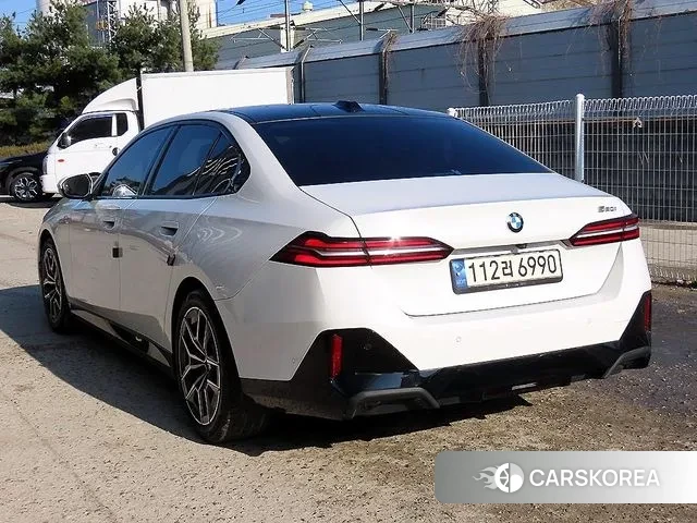 BMW 5 Series (G60) id 3476988 из Кореи 13