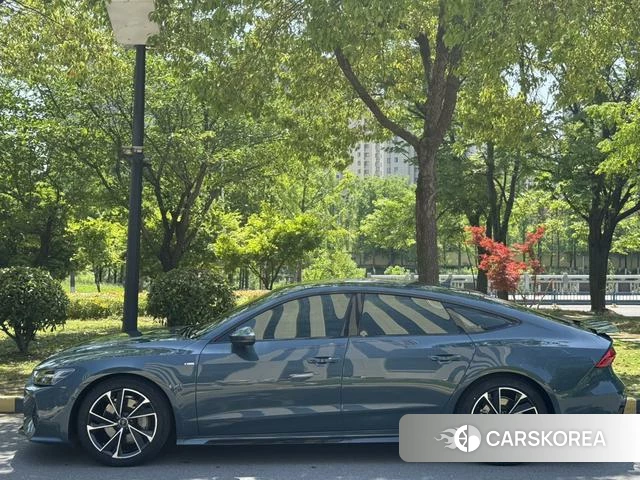 Audi A7 2021 Зеленый из Китая, фото 3