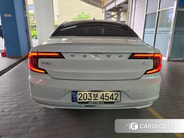 Volvo S90 2023 Белый из Кореи, фото 3