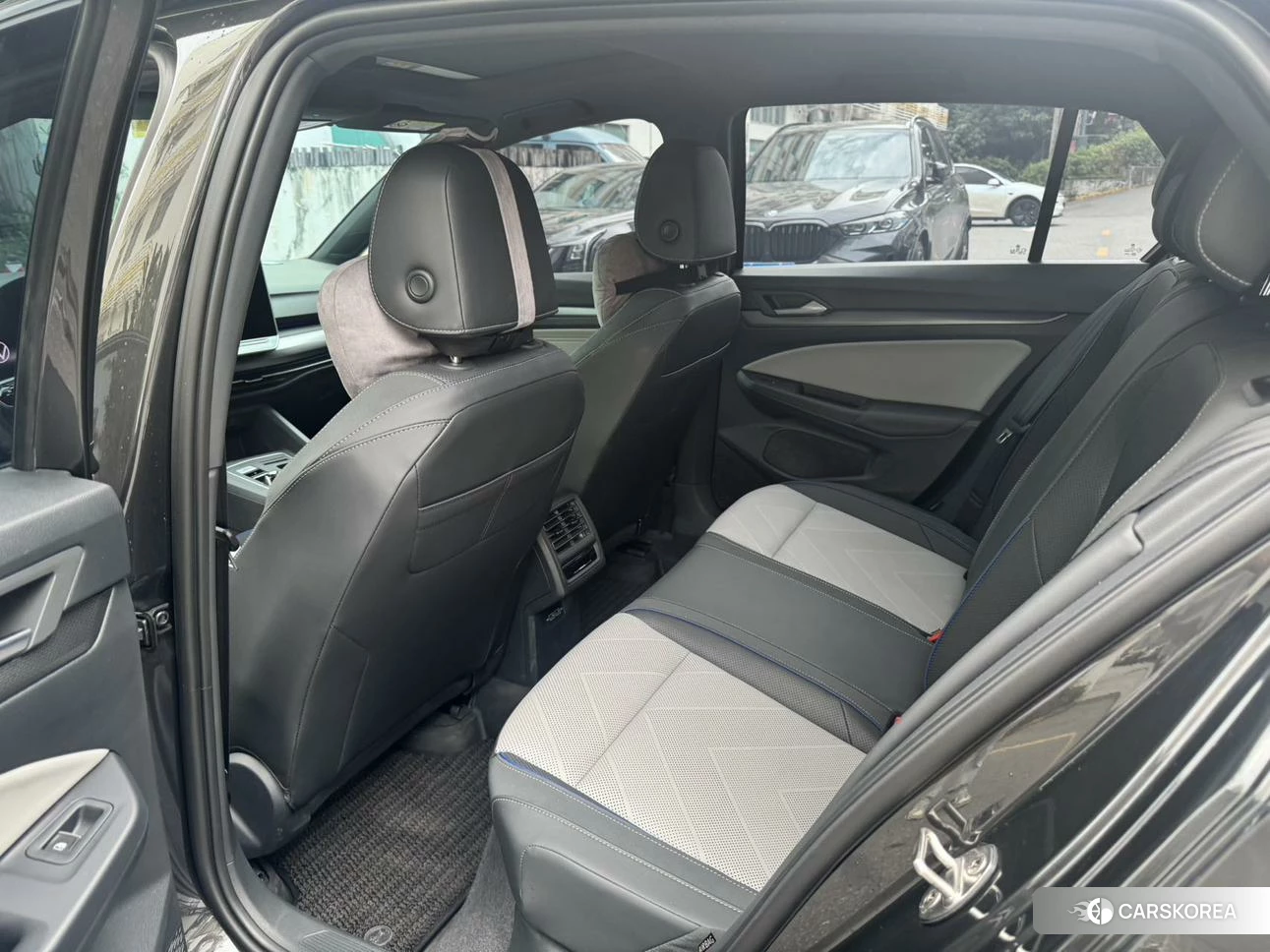 Volkswagen Golf 2024 Черный из Китая, фото 3