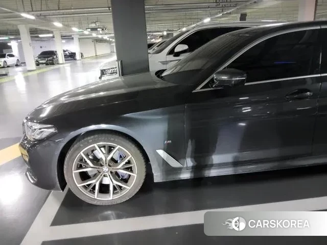 BMW 5 Series (G30) 2022 Серый из Кореи, фото 3