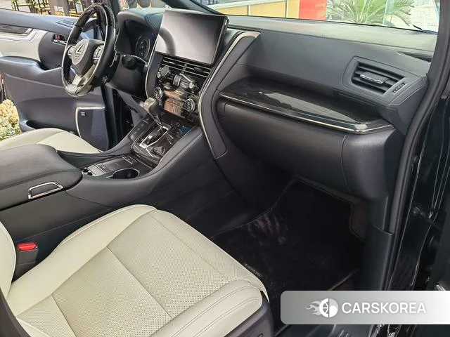 Lexus LM id 4273119 из Китая 8