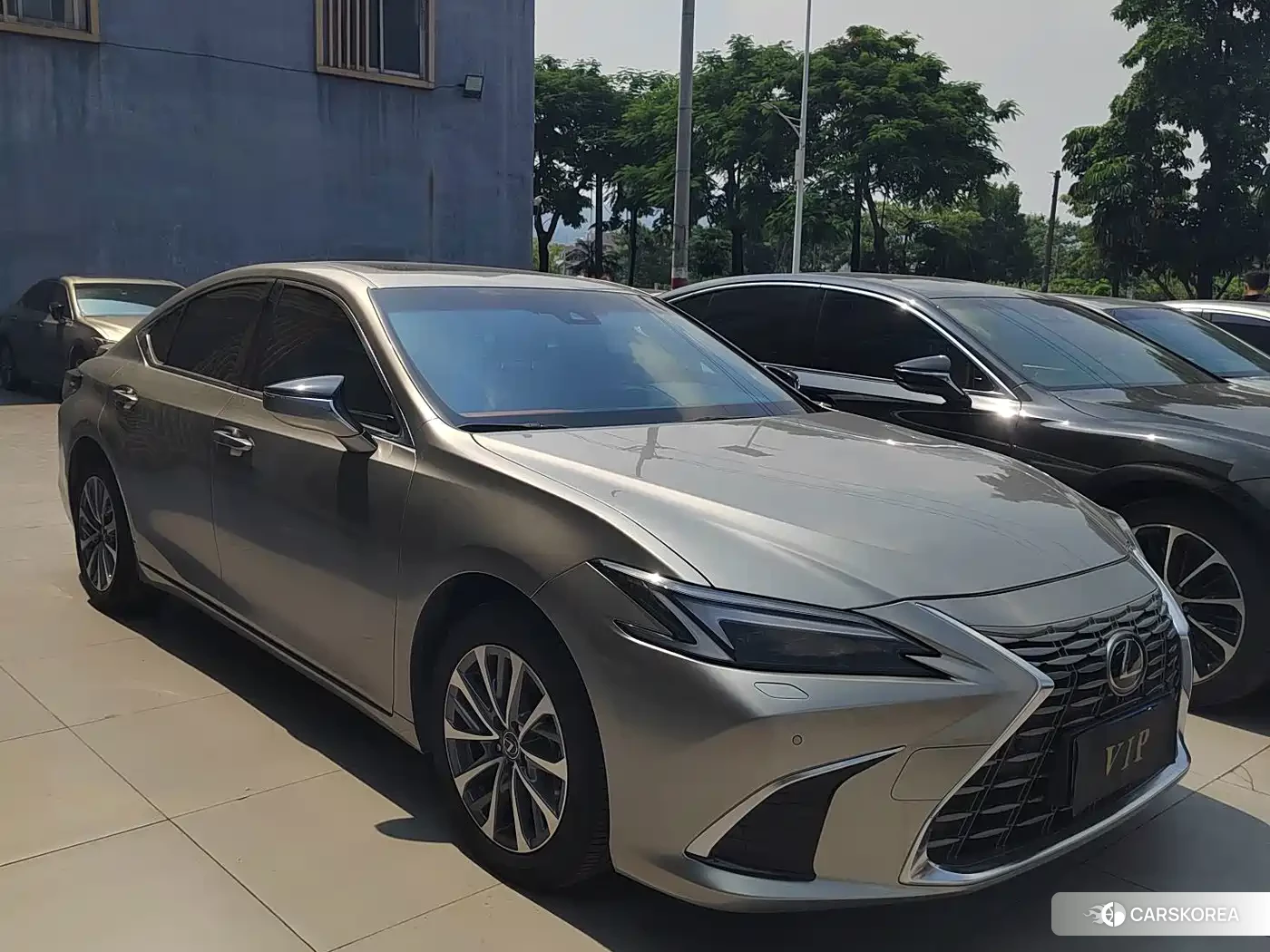Lexus ES 2025 Silver/gray из Китая, фото 3
