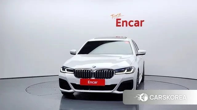 BMW 5 Series (G30) id 3342166 из Кореи 13