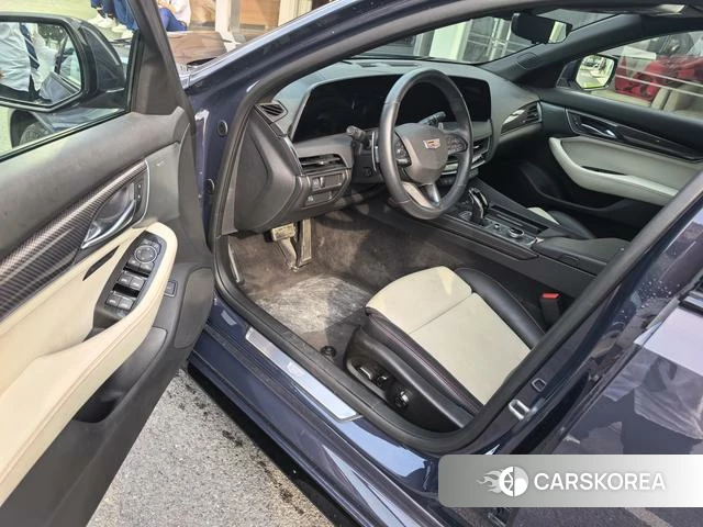 Cadillac CT5 2026 Фиолетовый из Китая, фото 4
