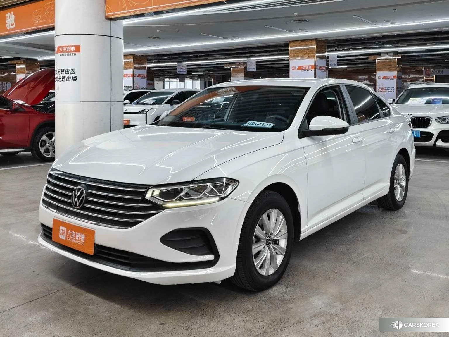 Volkswagen Lavida 2022 Белый из Китая, фото 3