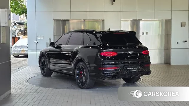 Bentley Bentayga 2024 Черный из Кореи, фото 4
