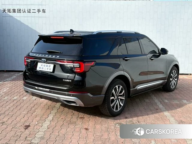 Ford Explorer 2023 Черный из Китая, фото 3