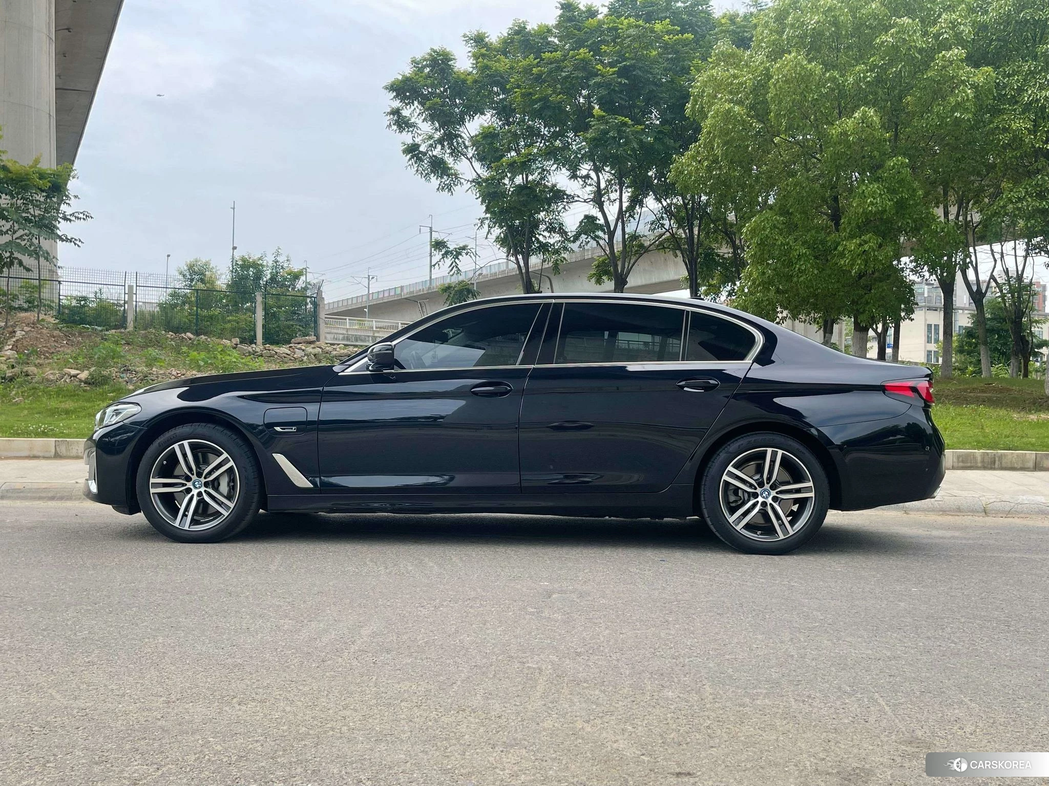 BMW 5 series PHEV id 4452839 из Китая 14