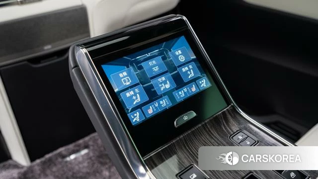 Lexus LM id 4272572 из Китая 15