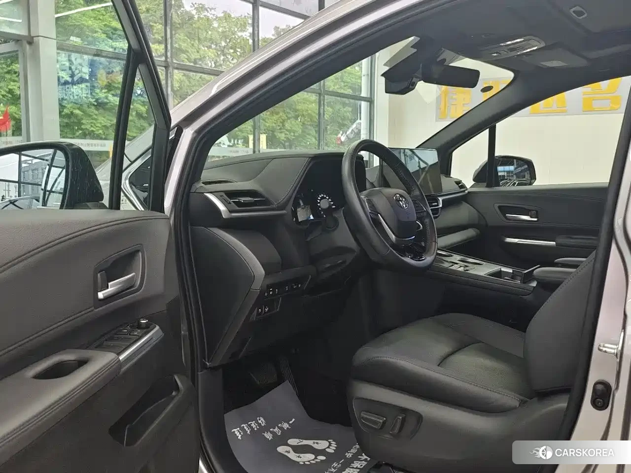 Toyota Sienna id 4601842 из Китая 16