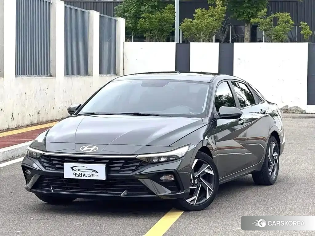 Hyundai Elantra 2023 Silver/gray из Китая, фото 6