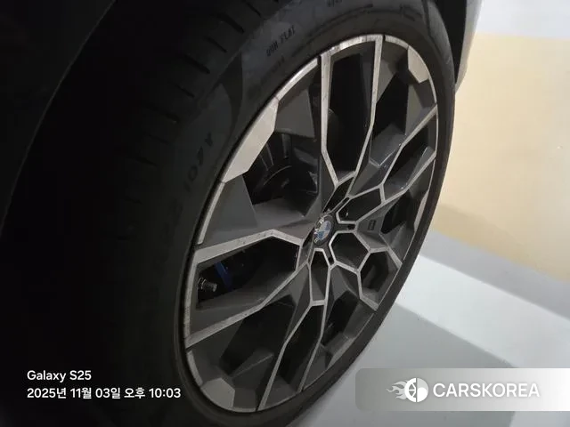 BMW X7 (G07) 2025 Черный из Кореи, фото 5