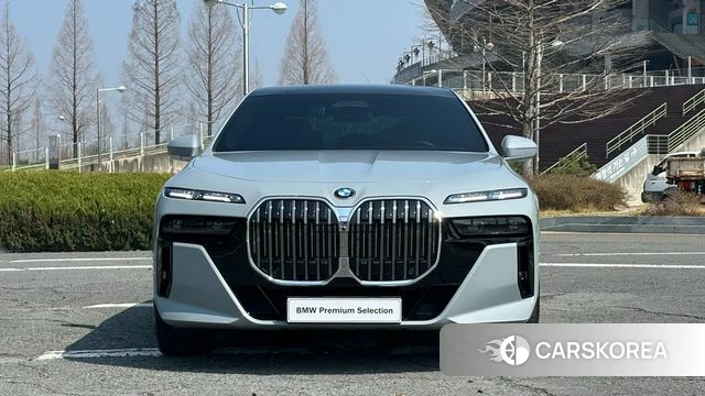 BMW 7 Series (G70) id 3877174 из Кореи 13