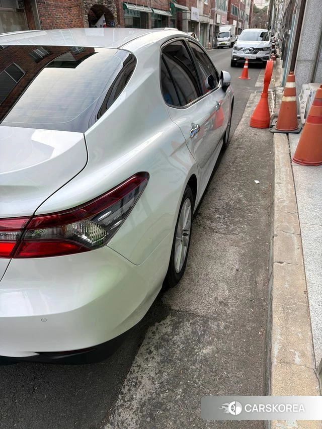 Toyota Camry (XV70) 2022 Белый из Кореи, фото 3