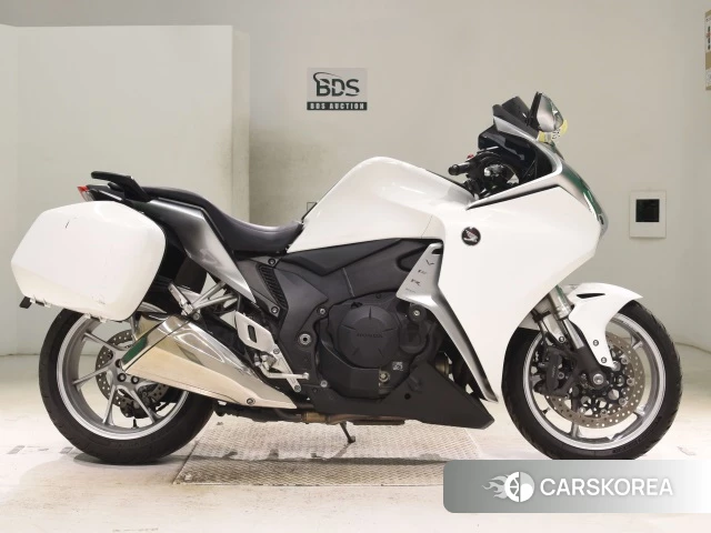 Honda VFR1200F 2010 из Японии, фото 2