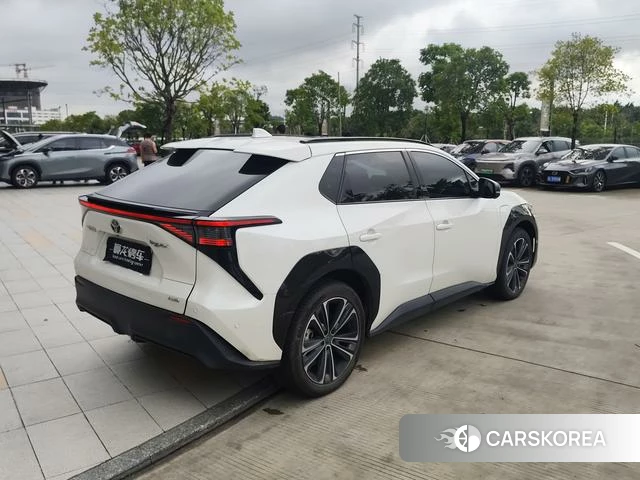 Toyota FAW bZ4X 2023 Белый из Китая, фото 4