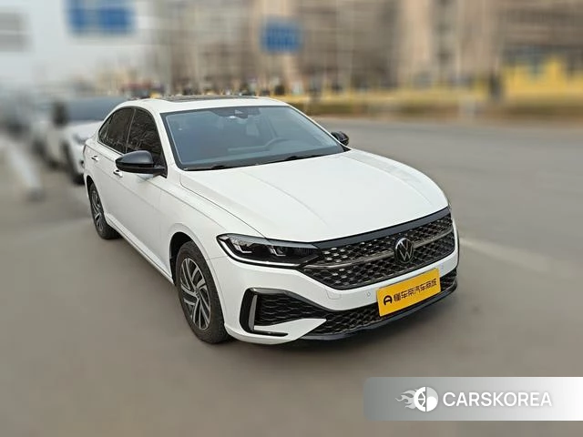 Volkswagen Lavida 2024 Белый из Китая, фото 3