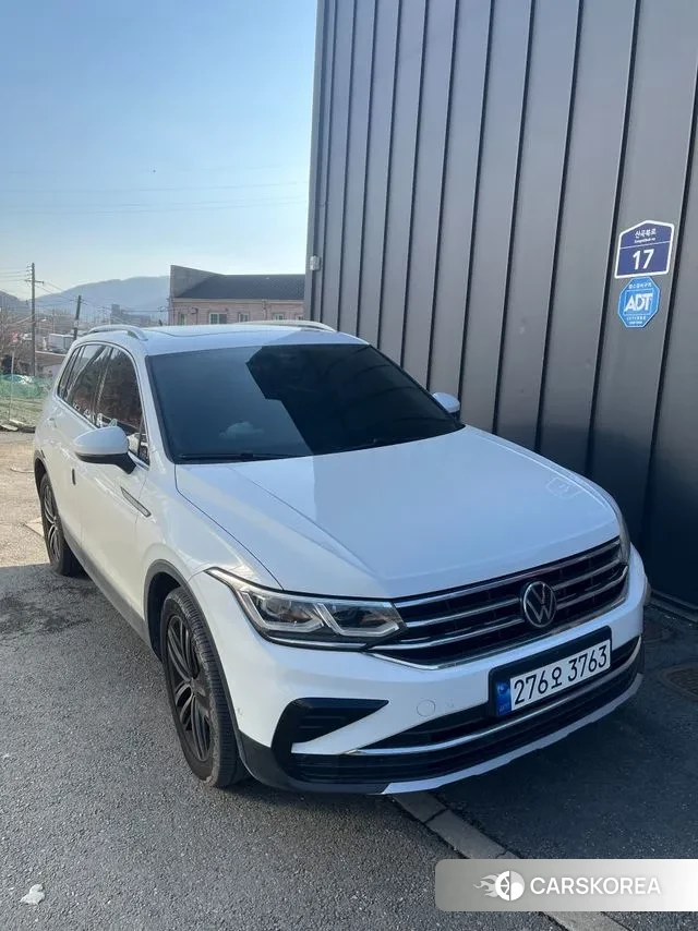 Volkswagen Tiguan second Generation 2023 Белый из Кореи, фото 3