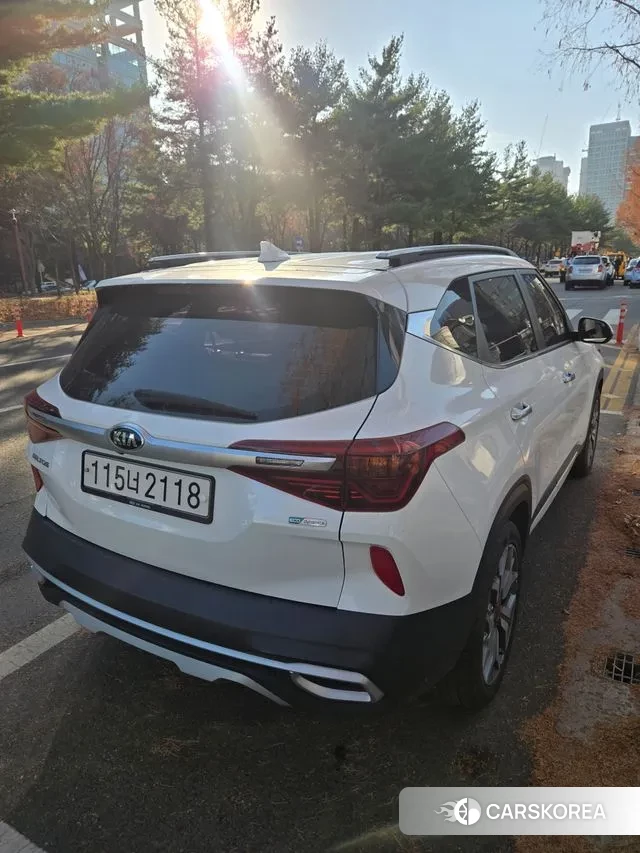 Kia Seltos 2020 Белый из Кореи, фото 5