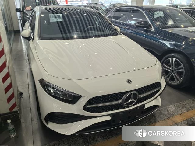 Mercedes-Benz Class A 2023 Белый из Китая, фото 3