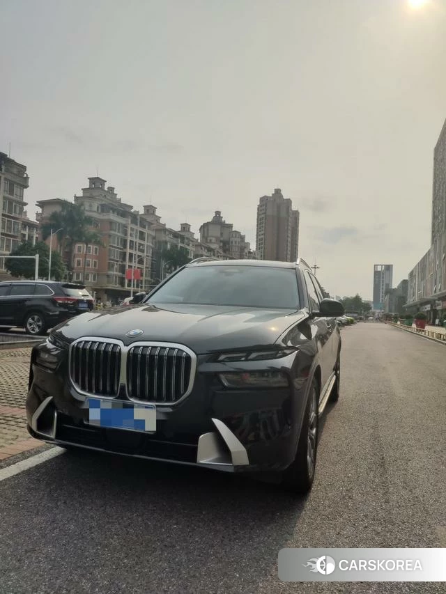 BMW X7 2023 Черный из Китая, фото 3