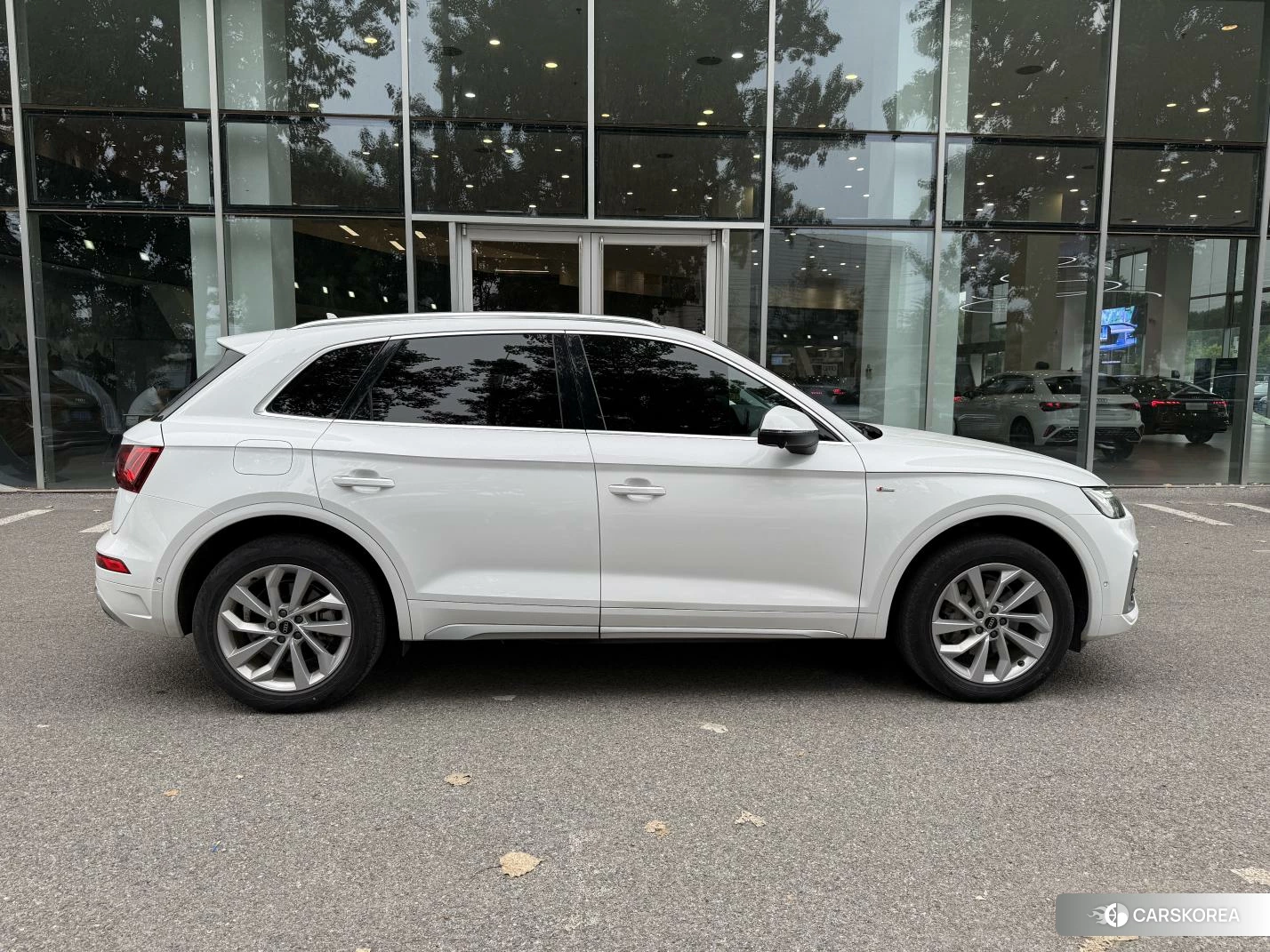 Audi Q5L id 4468170 из Китая 9
