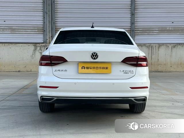 Volkswagen Lavida 2021 Белый из Китая, фото 3