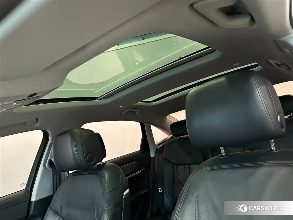 Audi A6L id 4679916 из Китая 9