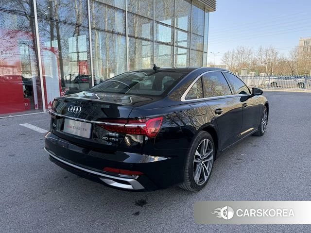 Audi A6L id 4271426 из Китая 9