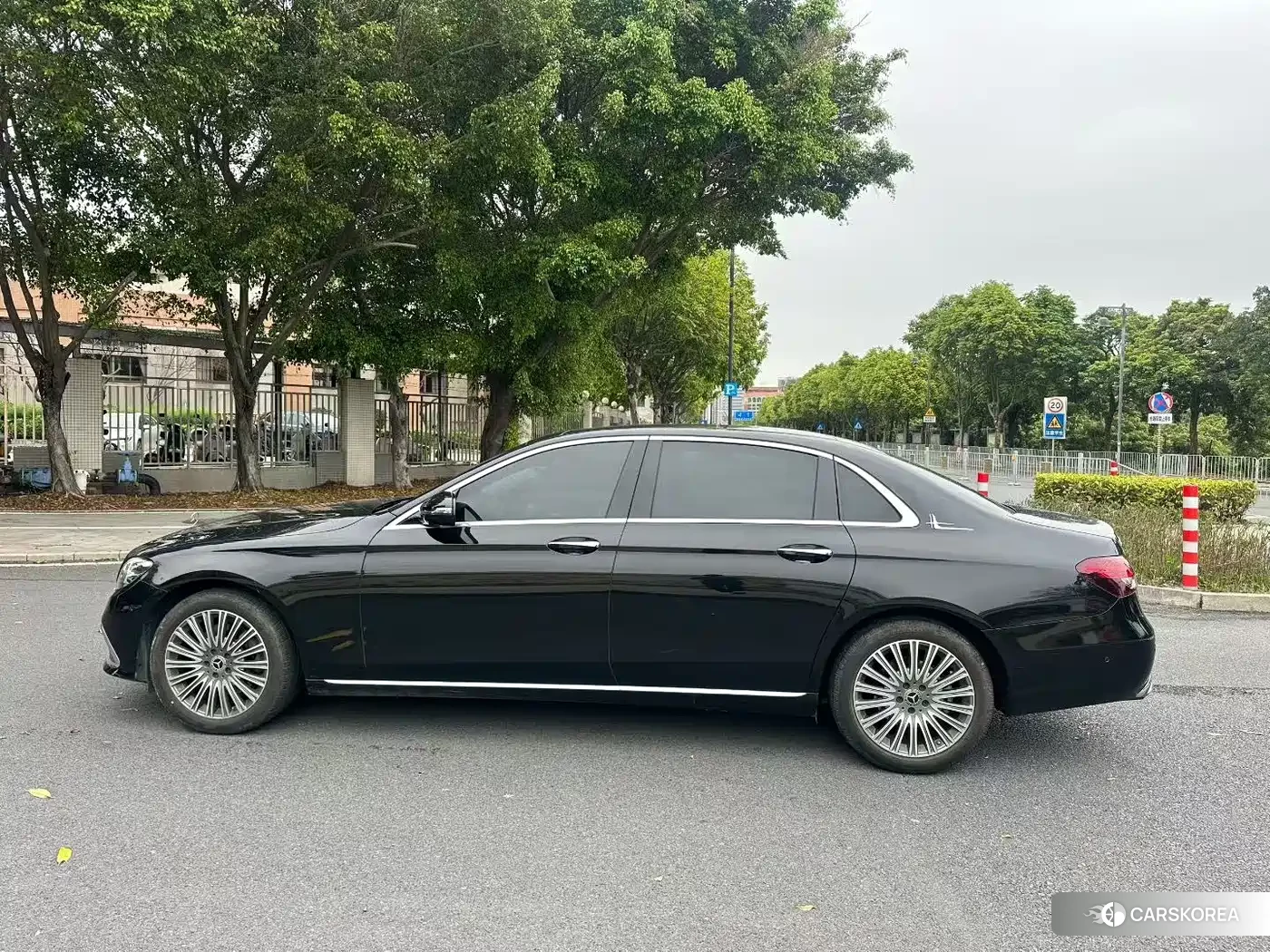Mercedes-Benz E-Class 2023 Черный из Китая, фото 4